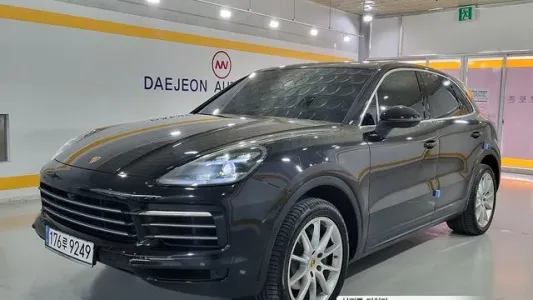 Porsche Cayenne (PO536), 2021