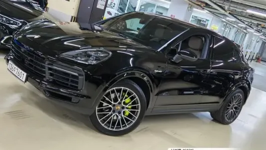 Porsche Cayenne (PO536), 2021