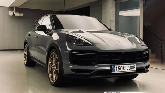 Porsche Cayenne (PO536), 2022