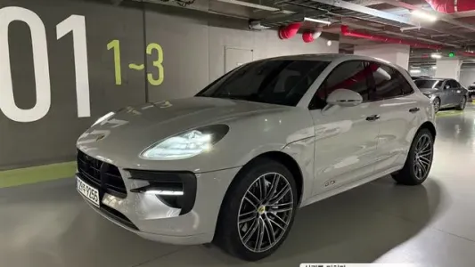 Porsche Macan, 2021