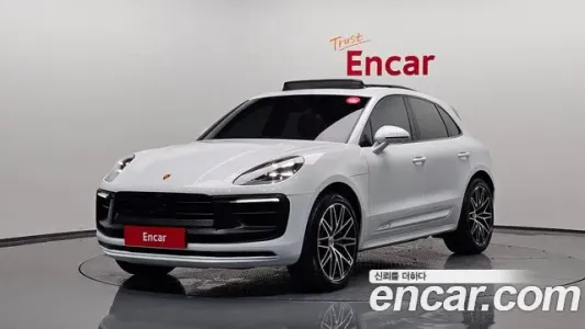 Porsche Macan, 2022