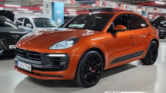 Porsche Macan, 2022