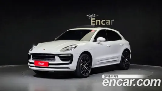 Porsche Macan, 2022