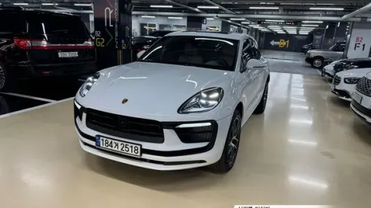 Porsche Macan, 2022