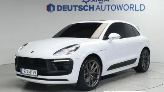 Porsche Macan, 2022