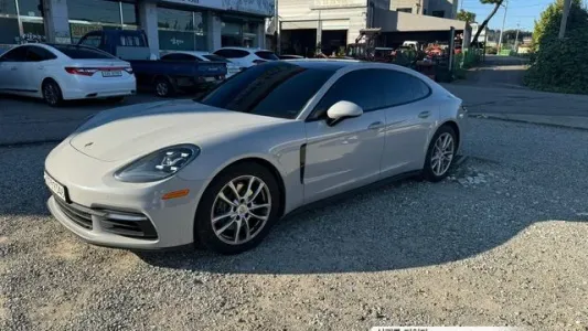 Porsche Panamera (971), 2018