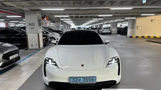 Porsche Taycan, 2021