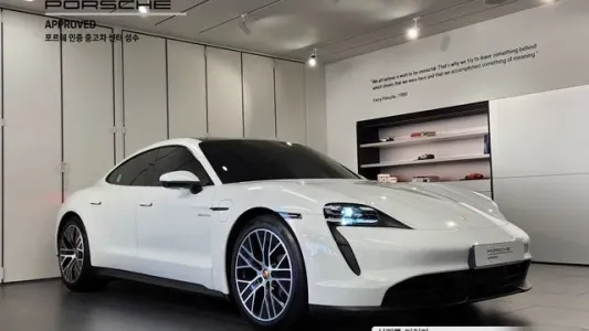 Porsche Taycan, 2021