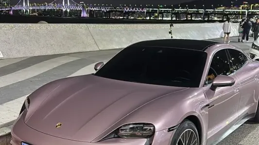 Porsche Taycan, 2023