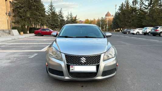 Suzuki Kizashi, Бензин, 2009