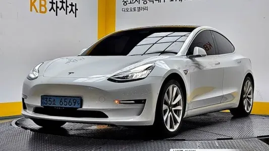 Tesla Model 3, 2019