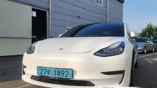 Tesla Model 3, 2019