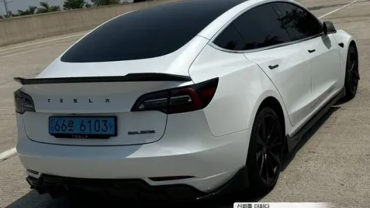 Tesla Model 3, 2020