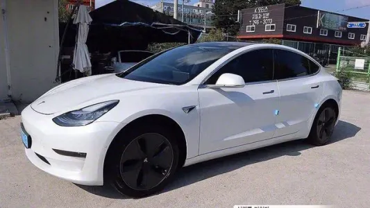 Tesla Model 3, 2020