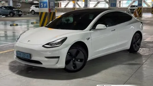 Tesla Model 3, 2020