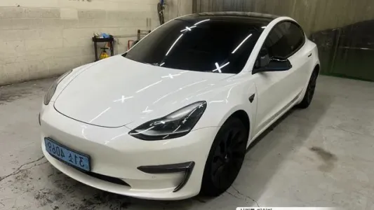 Tesla Model 3, 2021