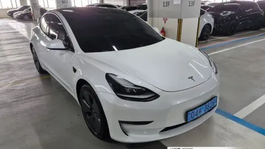 Tesla Model 3, 2021