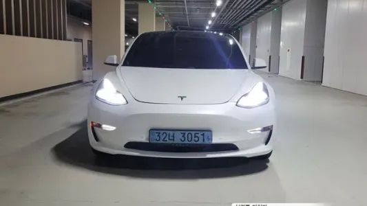 Tesla Model 3, 2021