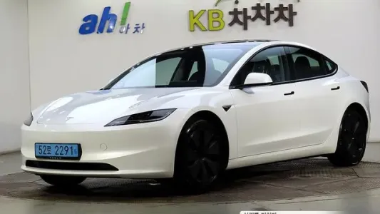 Tesla Model 3, 2024