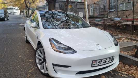 Tesla Model 3, Электро, 2018