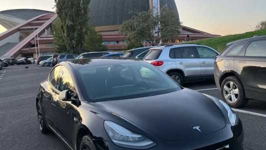 Tesla Model 3, Электро, 2018