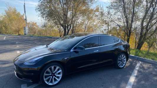 Tesla Model 3, Электро, 2018