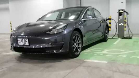 Tesla Model 3, Электро, 2018