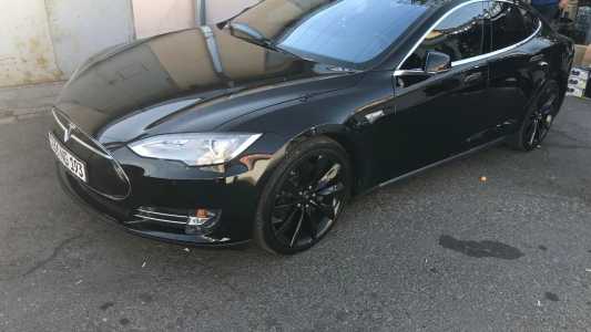 Tesla Model S, Электро, 2015