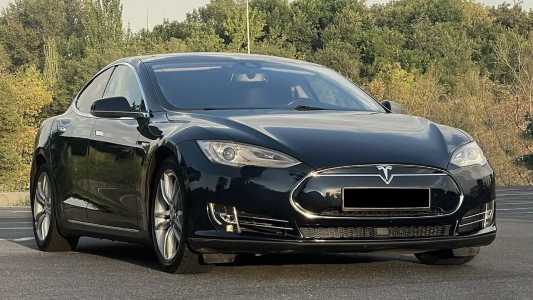 Tesla Model S, Электро, 2015