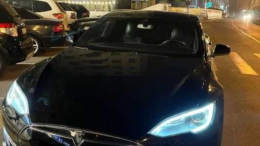 Tesla Model S, Электро, 2015