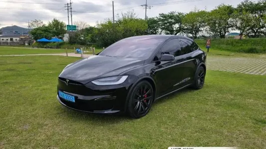 Tesla Model X, 2023