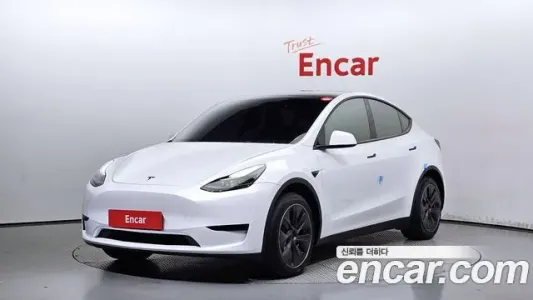 Tesla Model Y, 2023