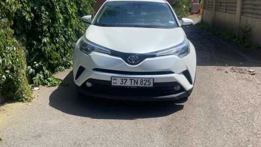 Toyota C-HR, Бензин, 2018