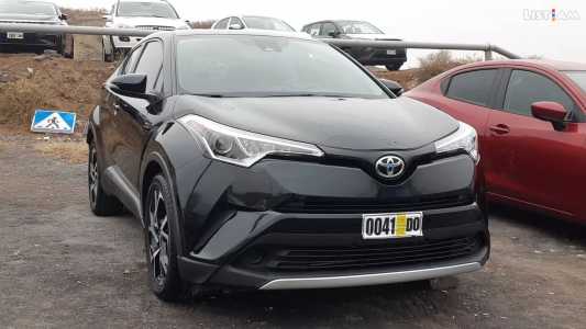 Toyota C-HR, Бензин, 2018