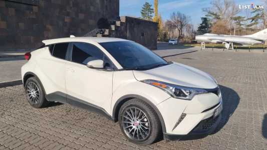 Toyota C-HR, Бензин, 2019