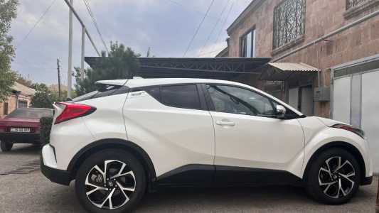 Toyota C-HR, Бензин, 2019