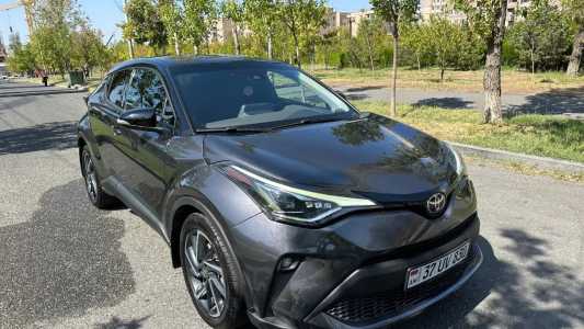 Toyota C-HR, Бензин, 2021