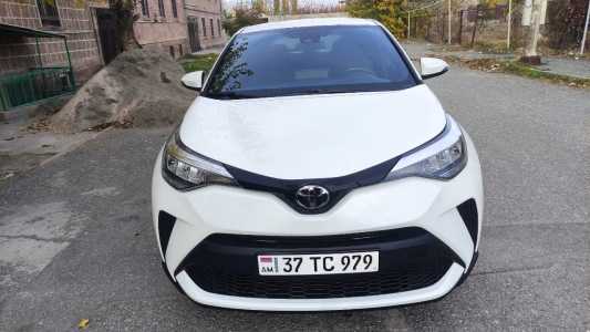 Toyota C-HR, Бензин, 2021