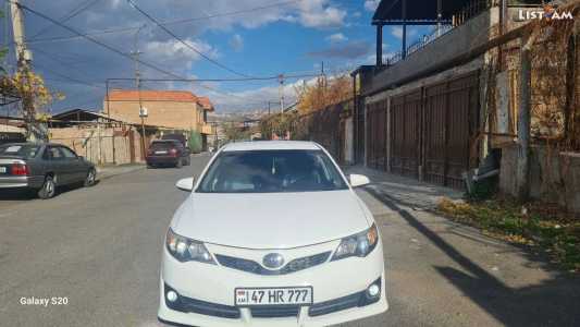 Toyota Camry, Бензин, 2012