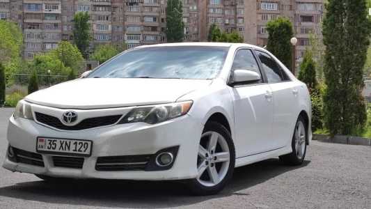 Toyota Camry, Бензин, 2013