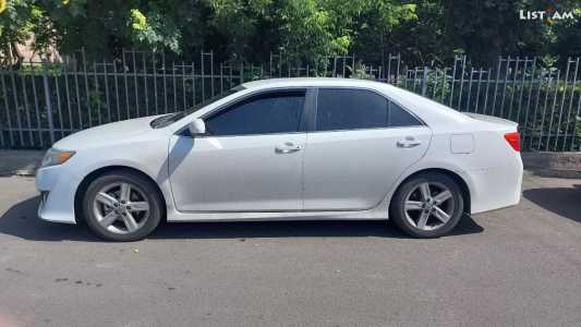 Toyota Camry, Бензин, 2013