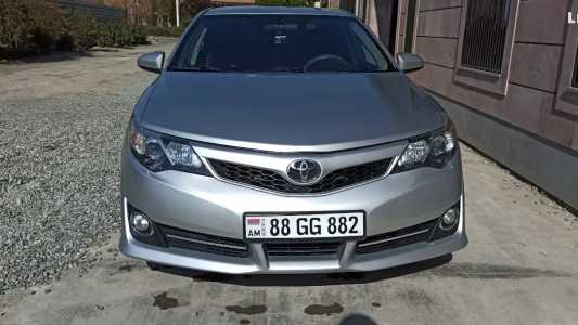 Toyota Camry, Бензин, 2014