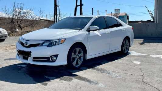 Toyota Camry, Бензин, 2014