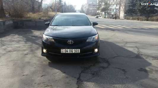 Toyota Camry, Бензин, 2014