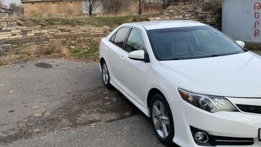 Toyota Camry, Бензин, 2014