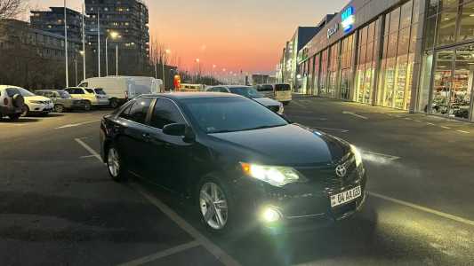 Toyota Camry, Бензин, 2014