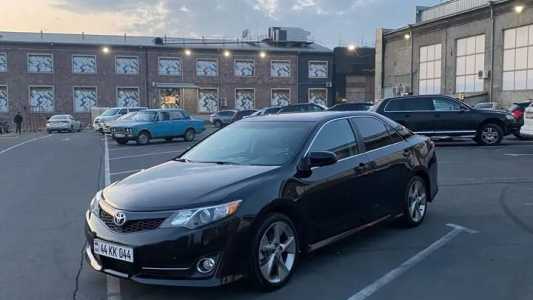 Toyota Camry, Бензин, 2014