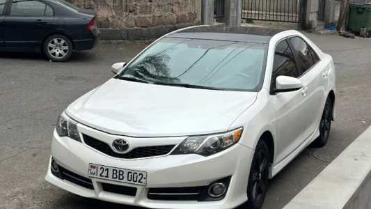 Toyota Camry, Бензин, 2015