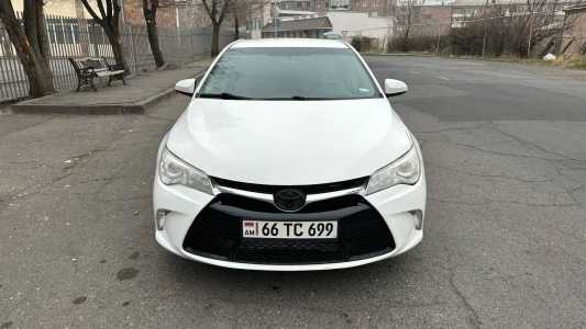 Toyota Camry, Бензин, 2015