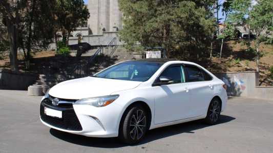 Toyota Camry, Бензин, 2015